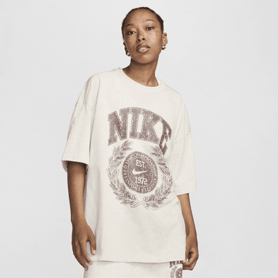 Nike Sportswear Essential Women s Oversized T Shirt